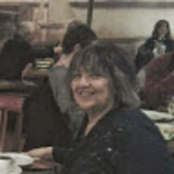 Profile Picture of Beverly Jacobson (@bethjean8) on Poshmark