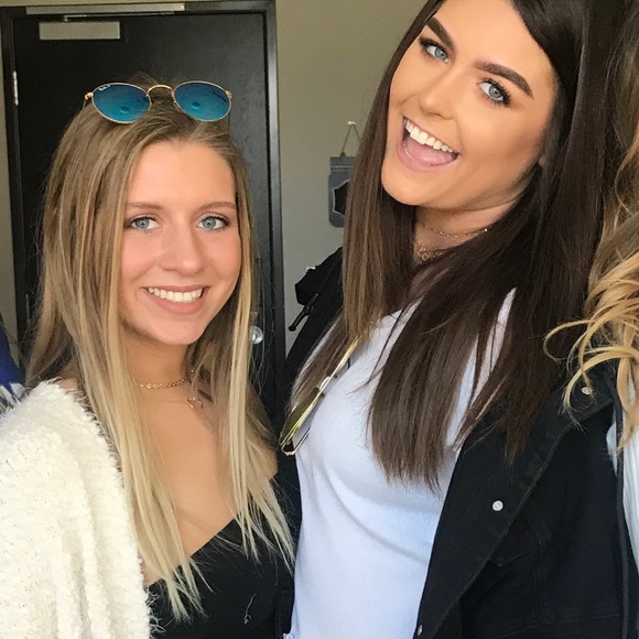 Profile Picture of Lucy Lemanowicz (@lucyl00) on Poshmark