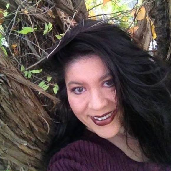 Profile Picture of Lori Bennett (@lorilovesny) on Poshmark