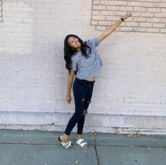 Profile Picture of Kylee Stanger (@stangerkylee) on Poshmark