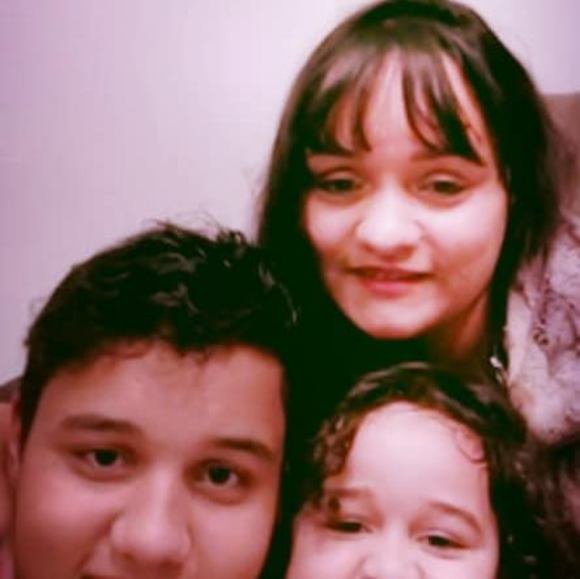 Profile Picture of Fran-correa Thiesca (@fthiesca) on Poshmark