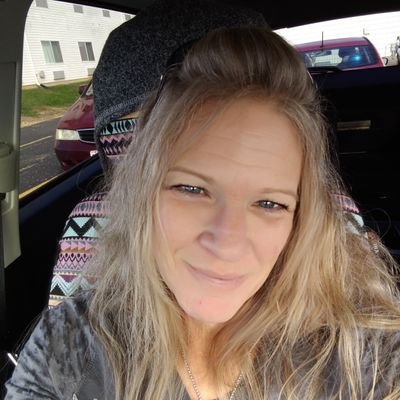 Profile Picture of Julia_Givens-Cover (@CoverGivens) on Twitter