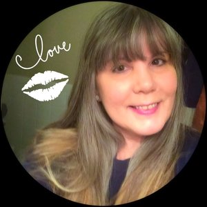 Profile Picture of Laurie Rhoden Crider (@siamicat) on Myspace