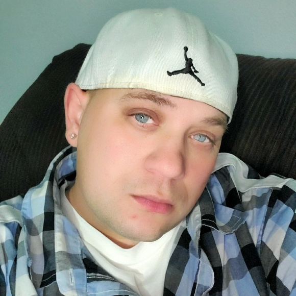 Profile Picture of Aaron Potter (@aaron70122) on Poshmark