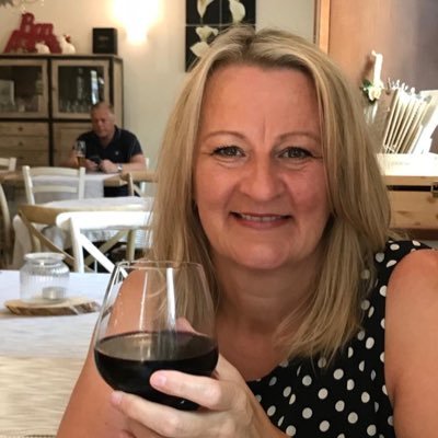 Profile Picture of Karen Davies (@Davies27Karen) on Twitter