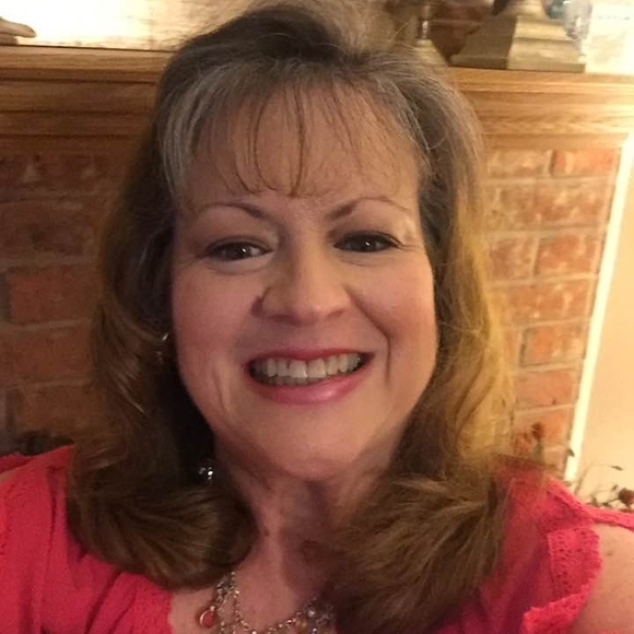 Profile Picture of Carla Hook felgar (@carmarhook) on Poshmark