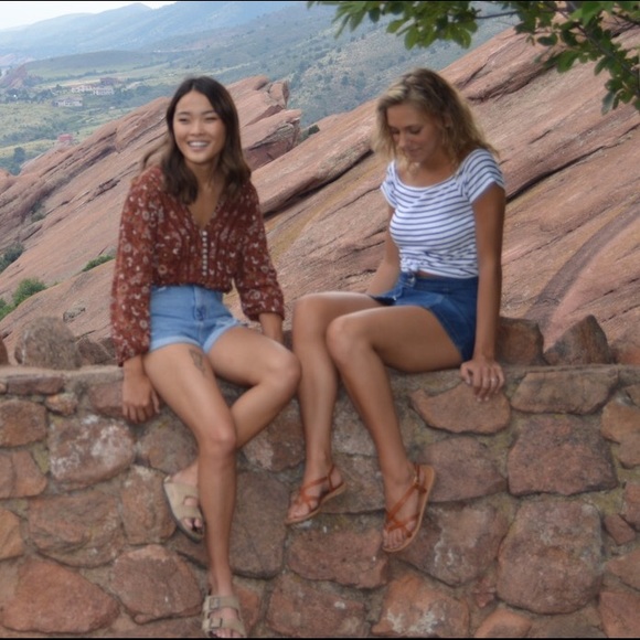 Profile Picture of Mackenzie Bean (@kenziebeanie) on Poshmark