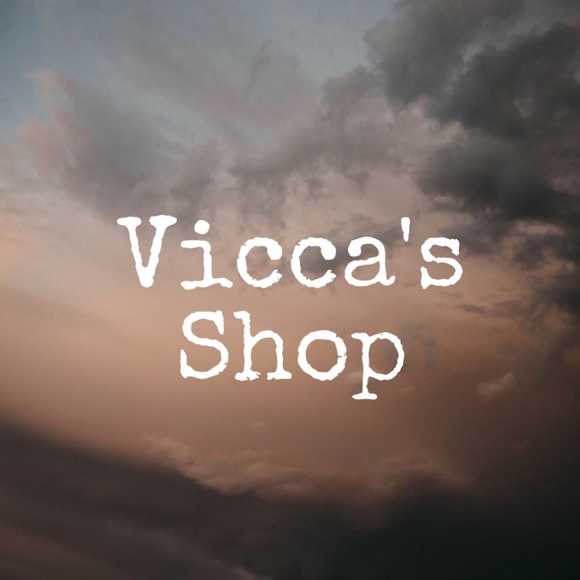 Profile Picture of Vicca Novello (@viccaisamercat) on Poshmark