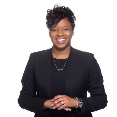 Profile Picture of Victoria Davis Gilbert (@vdavisgilbert) on Twitter