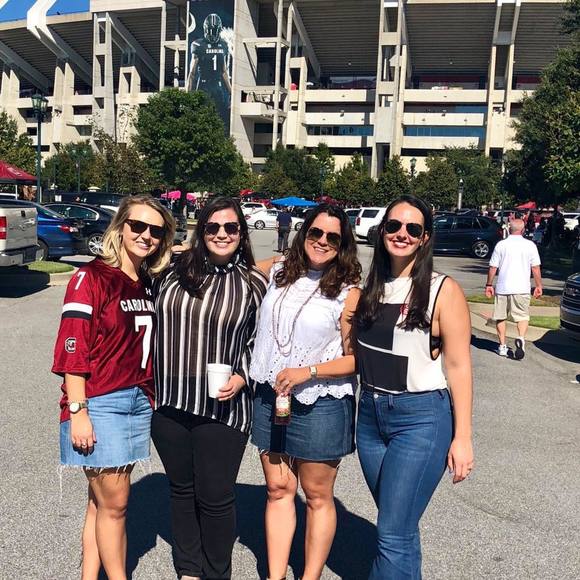 Profile Picture of Ginny Lowe (@ginnylowe) on Poshmark