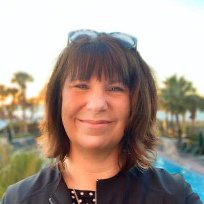 Profile Picture of Diane Snyder (@mrsdisny) on Twitter