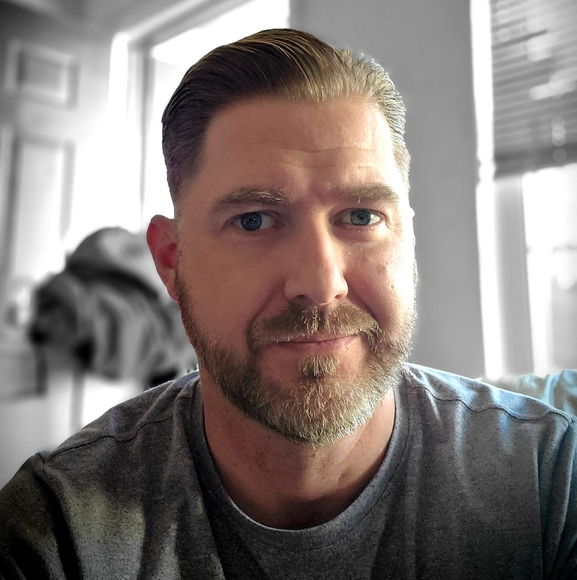 Profile Picture of Scott Davis (@scottdavis752) on Poshmark