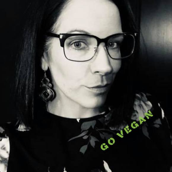 Profile Picture of Lynn Okiec (@okiecl) on Poshmark