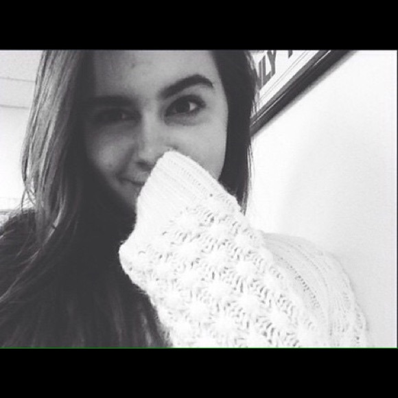 Profile Picture of Cora Hall (@cora_hall) on Poshmark