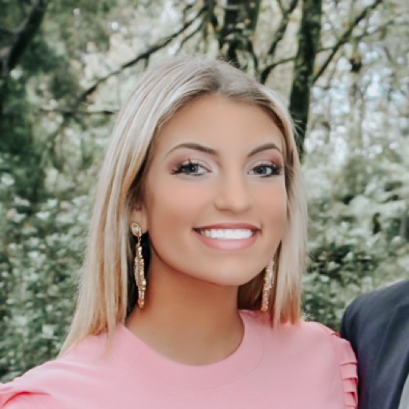 Profile Picture of Marykatelyn Smitherman (@marykatelynsmit) on Poshmark