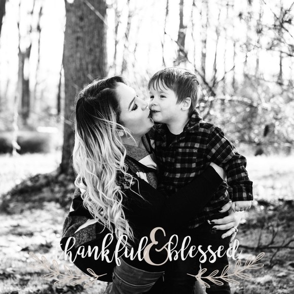 Profile Picture of Chelsea Groody (@ch3ls3ag) on Poshmark