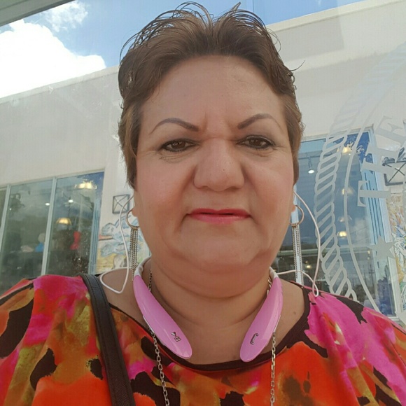 Profile Picture of Yolanda Salgado (@yolandacarmen) on Poshmark