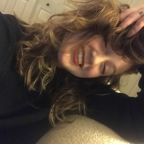 Profile Picture of Chriss Gromala (@groms) on Poshmark