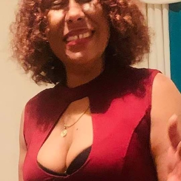 Profile Picture of Feliz brendy Feliz (@lafeliz1977) on Poshmark