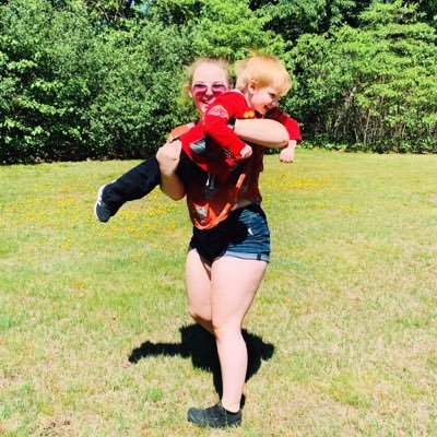 Profile Picture of Amber Hurd (@haventyouHurdd) on Twitter