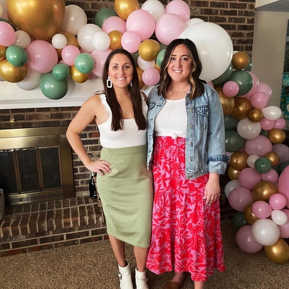 Profile Picture of Lauren Heusman (@laurheus) on Poshmark