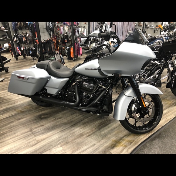 Profile Picture of Brent Hudson (@bhud321) on Poshmark