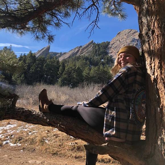 Profile Picture of Hailey Teneyck (@haileyteneyck) on Poshmark