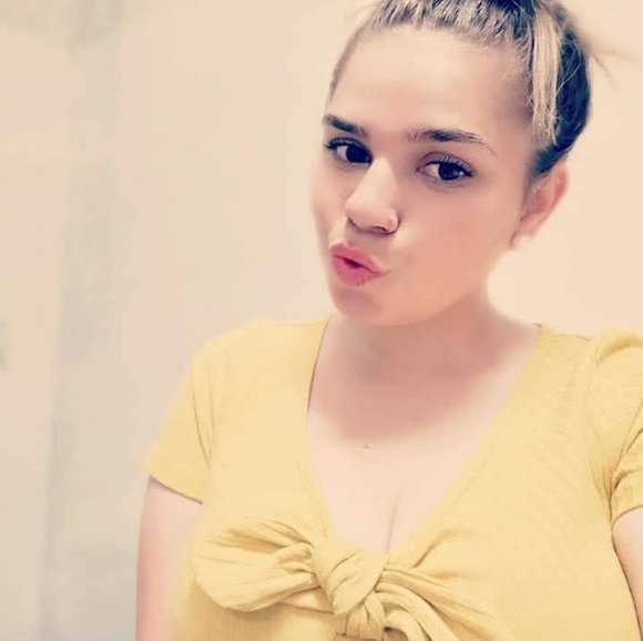 Profile Picture of Aleena Reid (@aleenakathleeen) on Poshmark