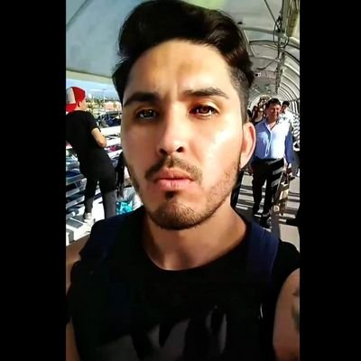 Profile Picture of Sebastian Garces (@sebastiaandress) on Twitter
