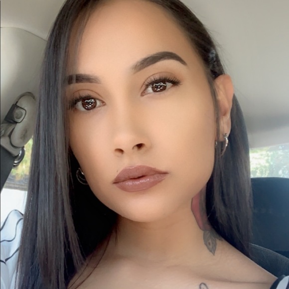 Profile Picture of Marsella Quinones (@marsella_q) on Poshmark