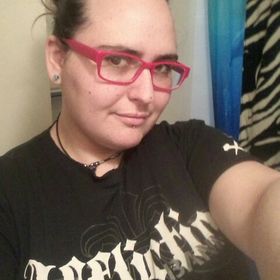 Profile Picture of Lori Corbett (@topekasugarbear) on Pinterest