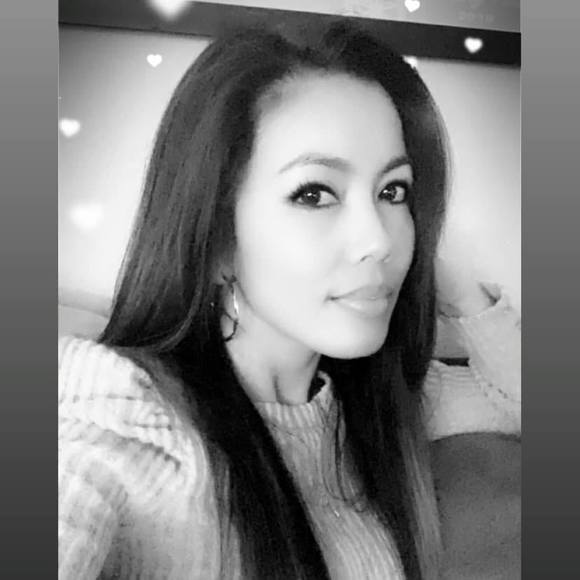 Profile Picture of Chendy Jones (@cj85gotgj64) on Poshmark