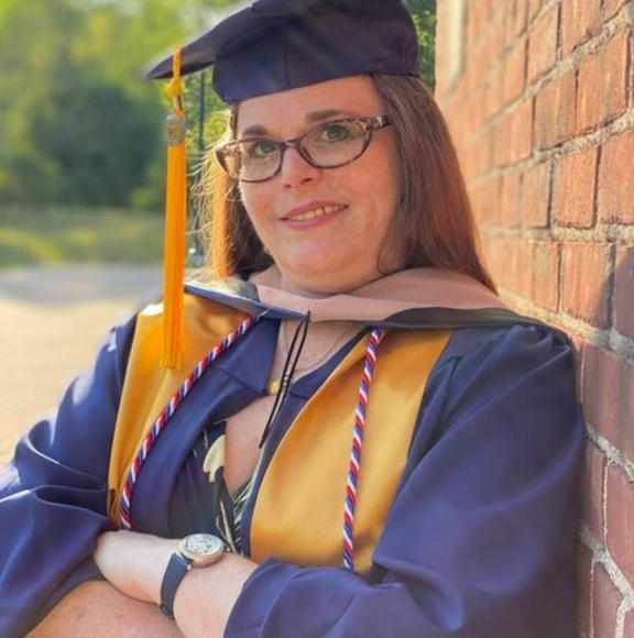 Profile Picture of Ericka Breitenbach (@mommab88289) on Poshmark