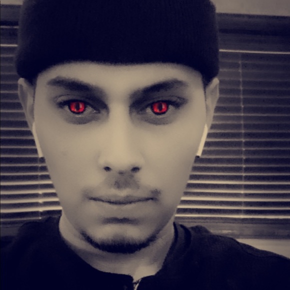 Profile Picture of Javier Lebron (@javier_lebron) on Poshmark