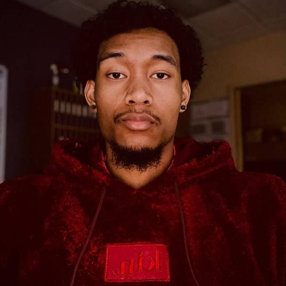 Profile Picture of Alex Godwin (@alex_godwin) on Poshmark