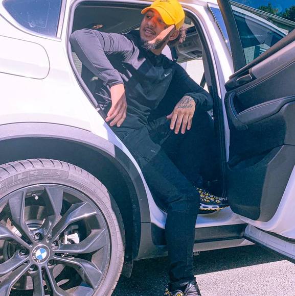 Profile Picture of Jeffrey Simpson (@jeffreysimpson) on Poshmark