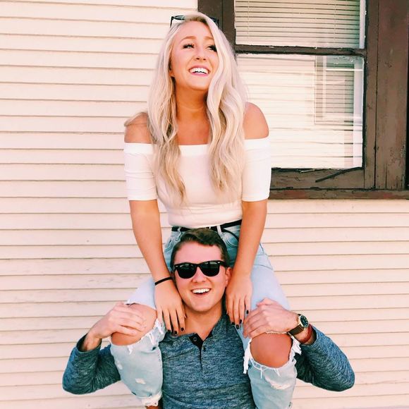 Profile Picture of Drew Mason (@drewmason) on Poshmark