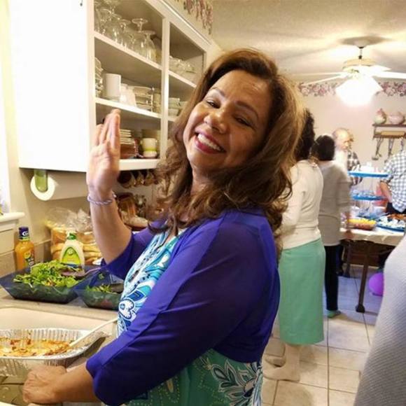 Profile Picture of Andrea Tolmich (@angel444) on Poshmark