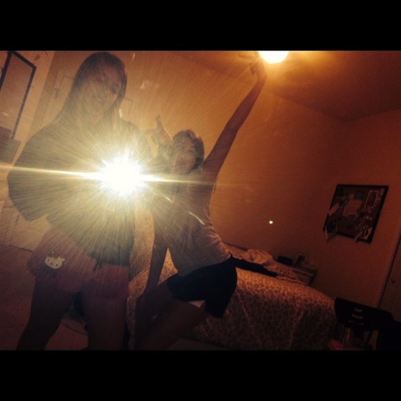 Gwyneth Tivnan - Poshmark Profile Picture of Gwyneth Tivnan (@gwyneth_lauren) on Poshmark