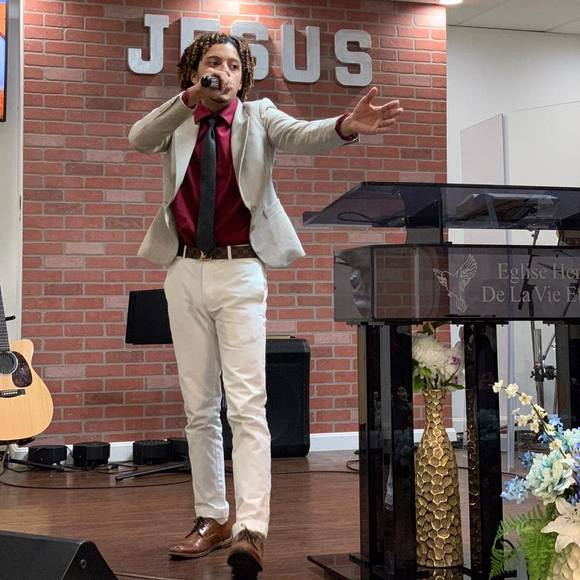 Profile Picture of Daniel Zanotelly (@danielneto) on Poshmark