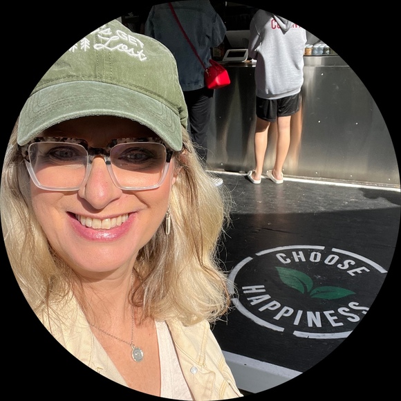 Profile Picture of Audra Boyd (@aubo26) on Poshmark