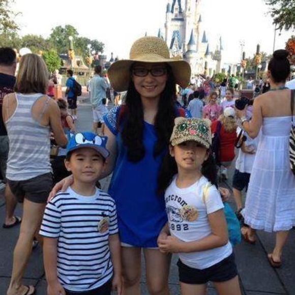 Profile Picture of Joyce Lin (@joycexe) on Poshmark