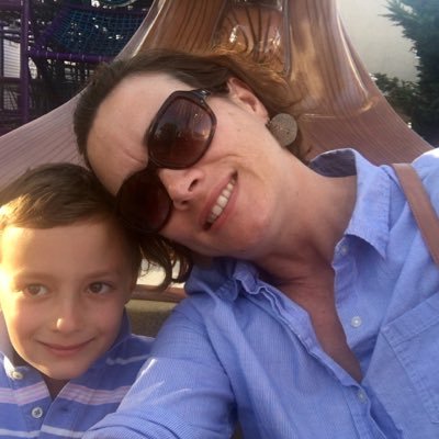 Profile Picture of Robin Leon (@rposey) on Twitter