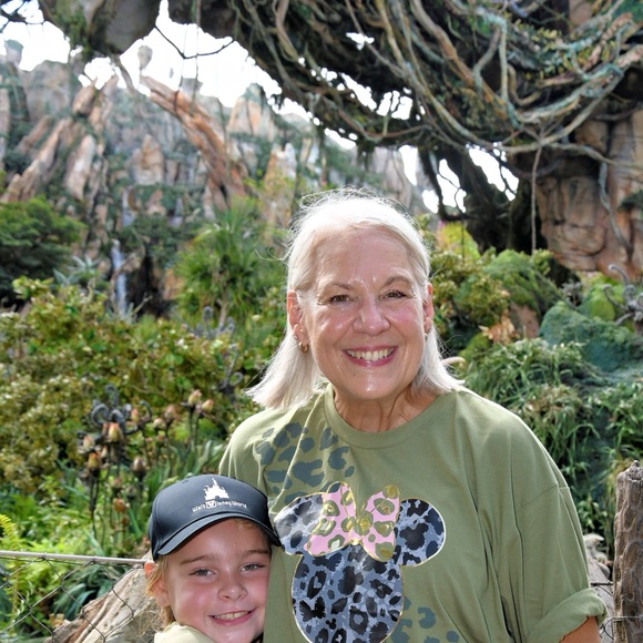 Profile Picture of Cynthia Lengyel (@cynl57) on Poshmark