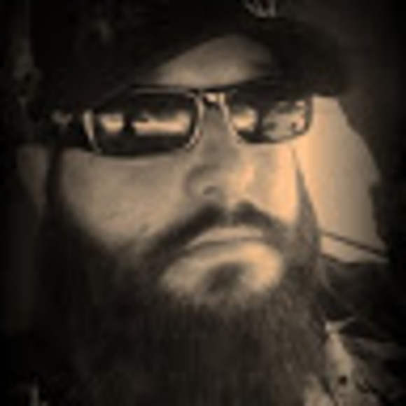 Profile Picture of Scott Kinnebrew (@scottkinnebrew) on Poshmark