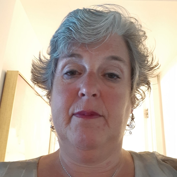 Profile Picture of Carol Hyska (@cjhyska63) on Poshmark