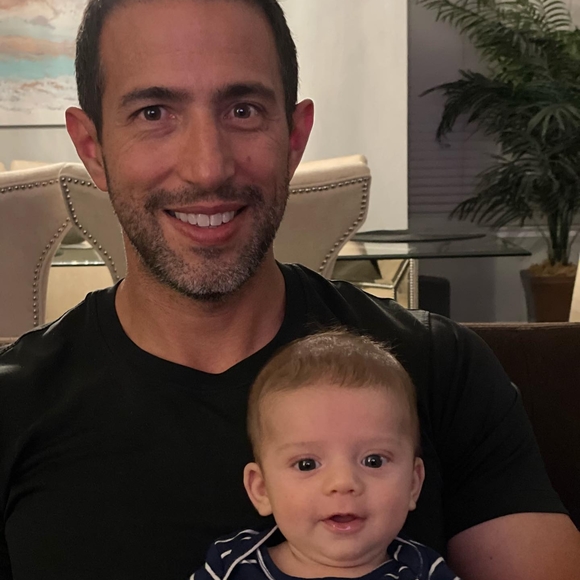 Jason Nunes - Poshmark Profile Picture of Jason Nunes (@jjhnunes) on Poshmark