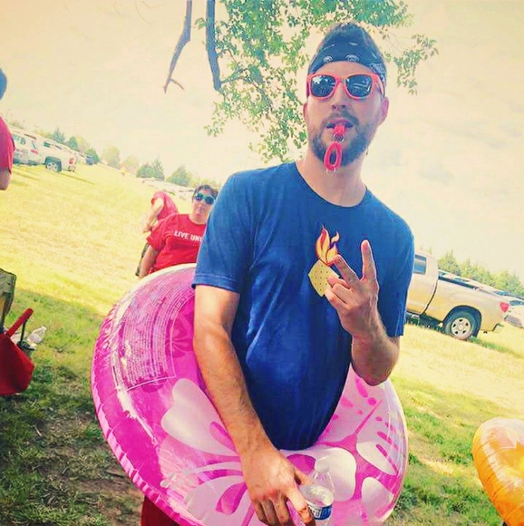 Profile Picture of David Hinds (@dhinds1) on Poshmark