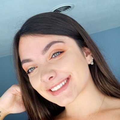 Profile Photo of Corina (@Corinaa_Mata) on Twitter