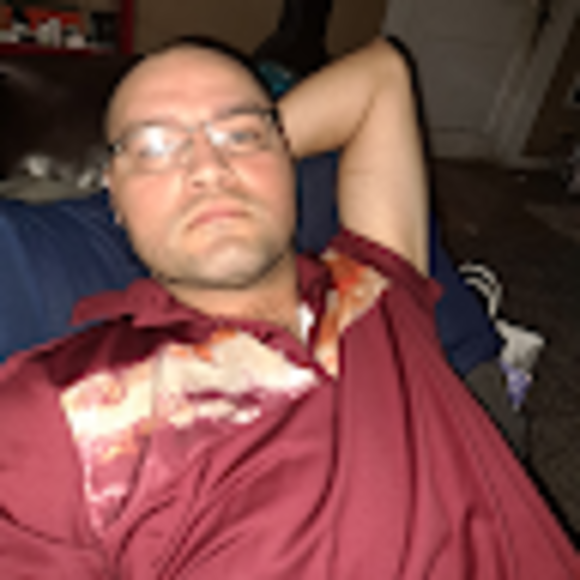 Profile Picture of James Espinosa (@jamesespinos600) on Poshmark